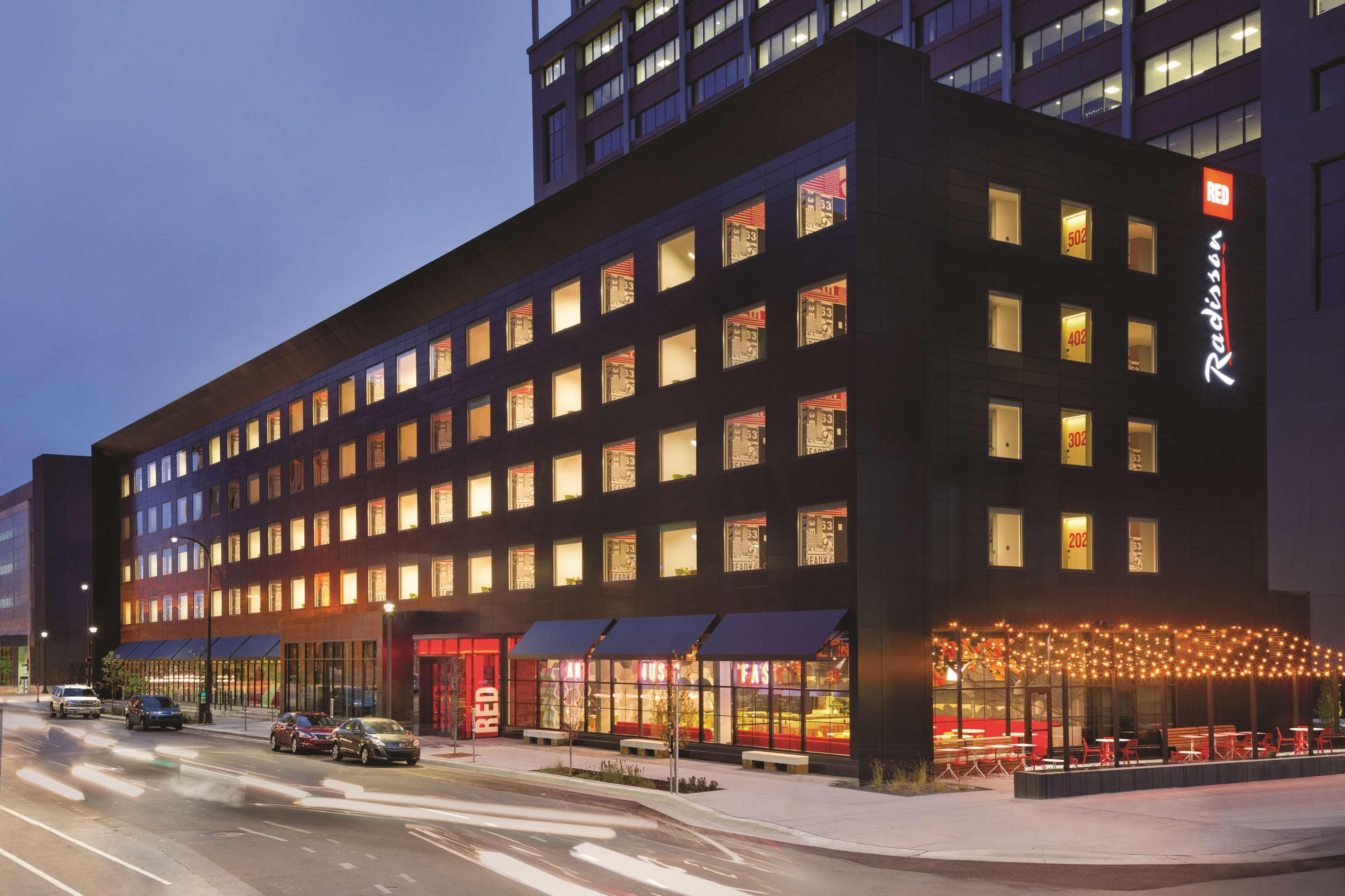 Radisson Red Minneapolis Downtown Exterior photo